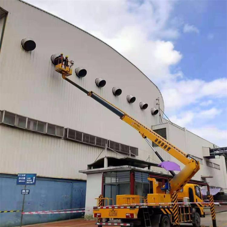 六安高空作业车出租服务：专业广告牌安装解决方案