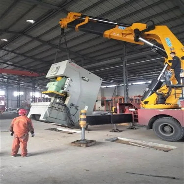 六安80吨折臂吊车出租附近电话